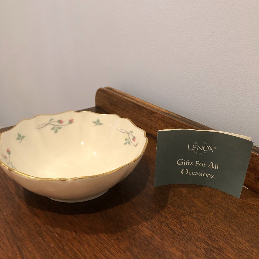 Brand New Lenox China Rose Manor Scalloped Bowl